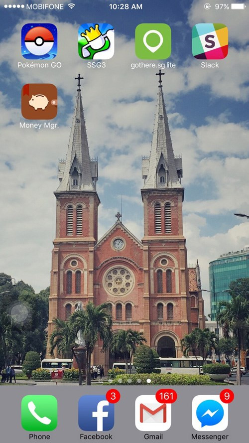 Biểu tượng Pokémon GO thường trực trên thiết bị di động của người dùng.