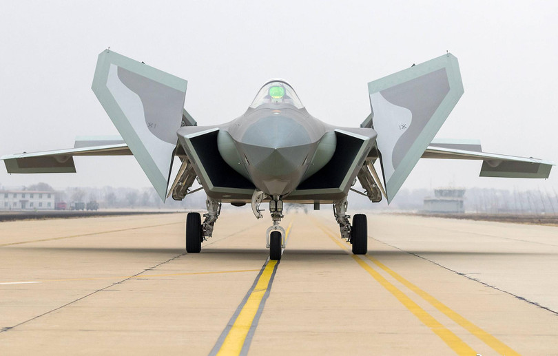 Máy bay tiêm kích tàng hình J-20 (Ảnh: Dwnews).