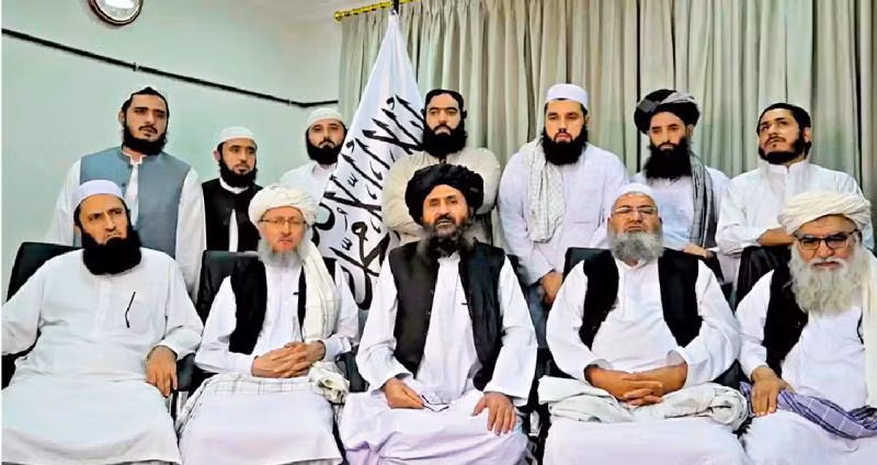 Một số thành viên chính trong chính phủ lâm thời Afghanistan (Ảnh: Đông Phương).