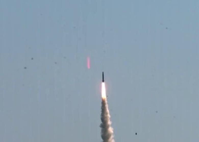 Hôm 15/9, Hàn Quốc phóng thử thành công tên lửa đạn đạo từ tàu ngầm (Ảnh: Yonhap).