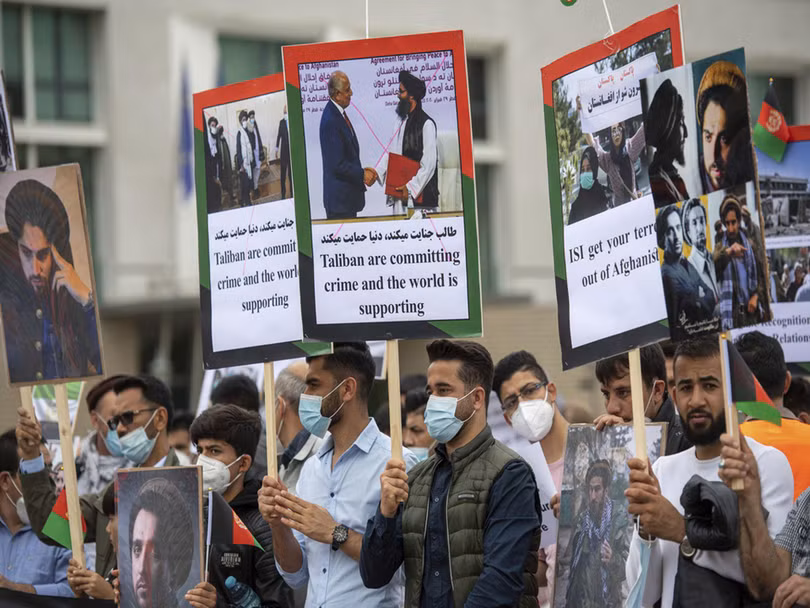 Người dân Đức biểu tình chống Taliban và sự can dự của Pakistan vào tình hình Afghanistan (Ảnh: AP). Người dân Đức biểu tình chống Taliban và sự can dự của Pakistan vào tình hình Afghanistan (Ảnh: AP).