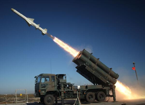 Nhật đang phát triển hệ thống tên lửa chống hạm Type 12 có tầm bắn lên tới 1.000 km (Ảnh: Sohu).