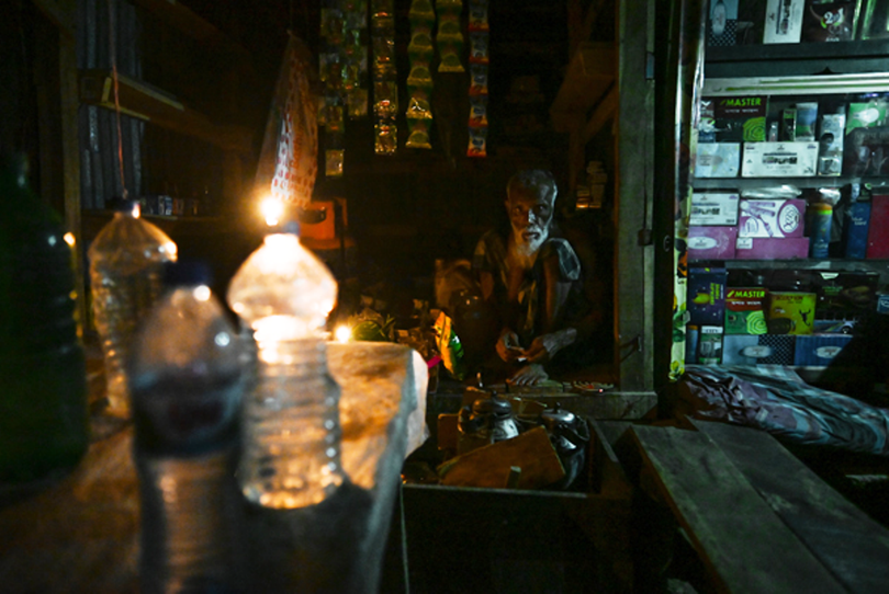 Nha dan Bangladesh thap den dau.png