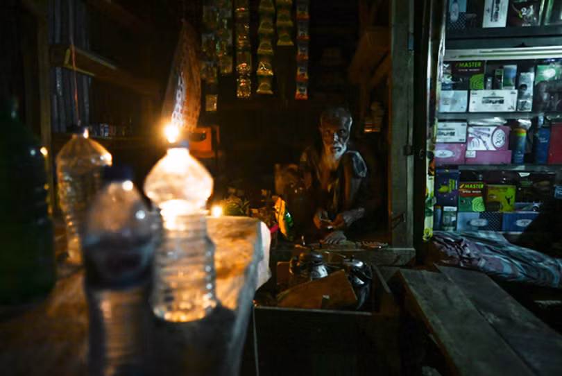 Nha dan Bangladesh thap den dau.png