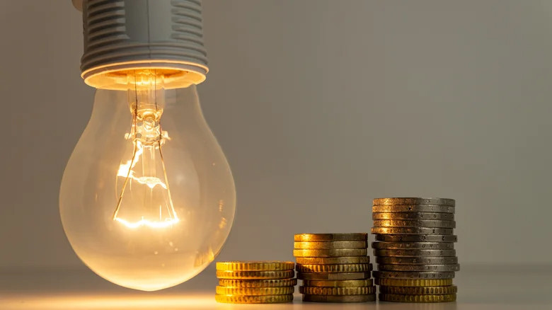 Tắt Wi-Fi khi không ở nhà trong thời gian dài giúp tiết kiệm điện. Ảnh: SlashGear Tắt Wi-Fi khi không ở nhà trong thời gian dài giúp tiết kiệm điện. Ảnh: SlashGear