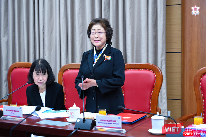 Bà Atsuko Matsuoka - Tổng Giám đốc Tập đoàn MERRO Bà Atsuko Matsuoka - Tổng Giám đốc Tập đoàn MERRO