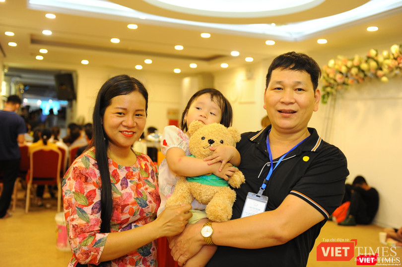 Gia đình anh Đạt chị Hà