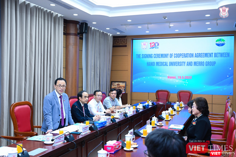 GS.TS. Tạ Thành Văn - Chủ tịch Hội đồng Trường ĐHYHN - phát biểu tại buổi ký kết GS.TS. Tạ Thành Văn - Chủ tịch Hội đồng Trường ĐHYHN - phát biểu tại buổi ký kết