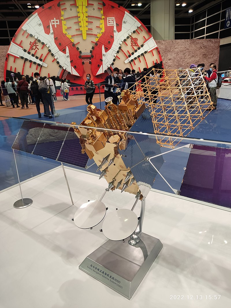 Mô hình Vệ tinh quỹ đạo nghiêng GEO.jpg