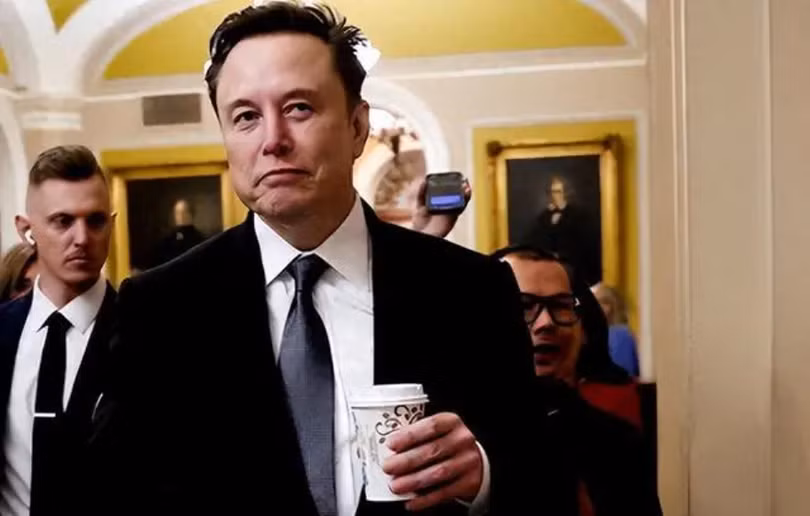 Elon Musk quyet ra tay.png