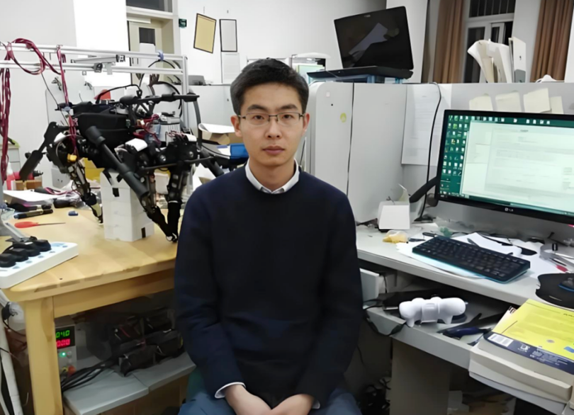 Vương Hưng Hưng, ông chủ 9x tài năng của Unitree Robotics. Ảnh: QQnews.