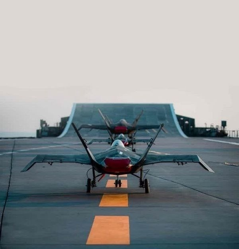 UAV Qaher-313 cat canh.png