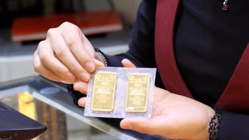 Giá vàng và Bitcoin. Ảnh: Pinterest.