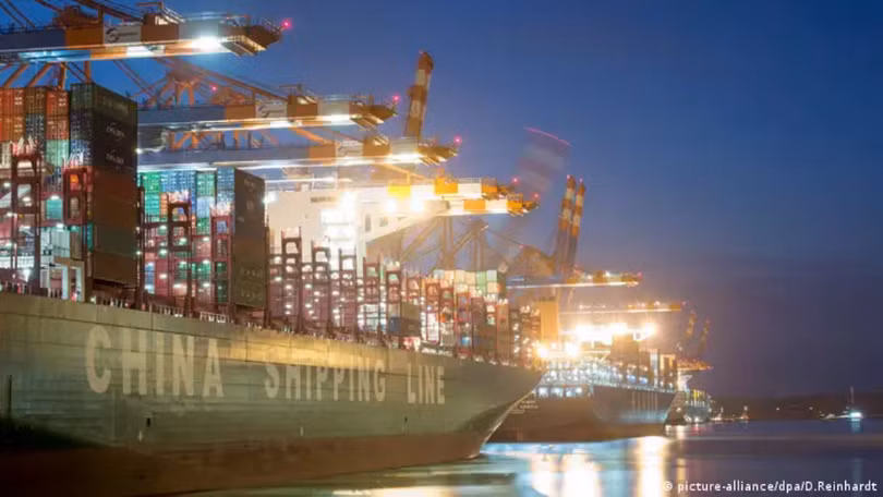 COSCO mua co phan cang Hamburg.png