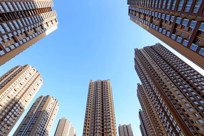 9 thành phố Trung Quốc đã dỡ bỏ hoàn toàn các hạn chế về mua bán nhà ở (Ảnh: Sina).