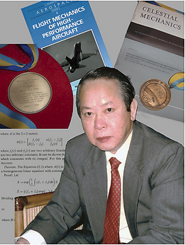 Nhà bác học, nhà văn Toàn Phong Nguyễn Xuân Vinh Nhà bác học, nhà văn Toàn Phong Nguyễn Xuân Vinh