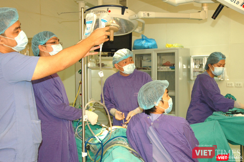 Một ca phẫu thuật ung thư cổ tử cung tại BV Đại học Y Hà Nội