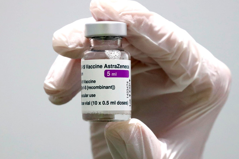 Vaccine AstraZeneca sẽ được thu hồi trên toàn thế giới (Ảnh: AP).