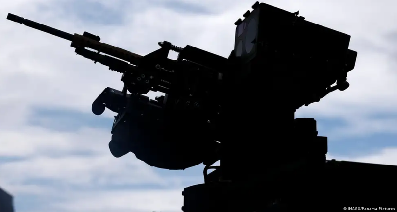 Đức lan dau tien chi quan su dat 2 phan tram GDP.png