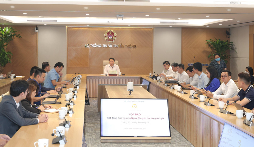 Bộ Thông tin và Truyền thông phát động Chương trình “Tháng 10 - Tháng tiêu dùng số” hưởng ứng Ngày Chuyển đổi số quốc gia 10/10 Bộ Thông tin và Truyền thông phát động Chương trình “Tháng 10 - Tháng tiêu dùng số” hưởng ứng Ngày Chuyển đổi số quốc gia 10/10