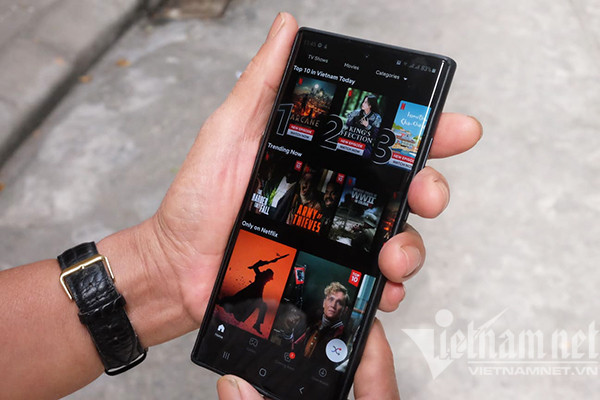 Netflix hiện là nền tảng cung cấp dịch vụ xem các bộ phim giải trí, truyền hình khá phổ biến tại Việt Nam. (Ảnh: Trọng Đạt)