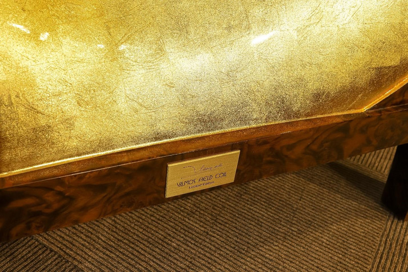 Kèn loa làm từ vật liệu tre được xử lý cứng hóa với công nghệ làm vóc của ngành sơn mài truyền thống tạo độ bền vĩnh cửu cho âm thanh tự nhiên.