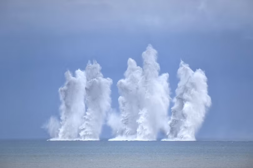 Không quân Đài Loan diễn tập ném bom ngăn chặn đối phương đổ bộ (Ảnh: CNA).