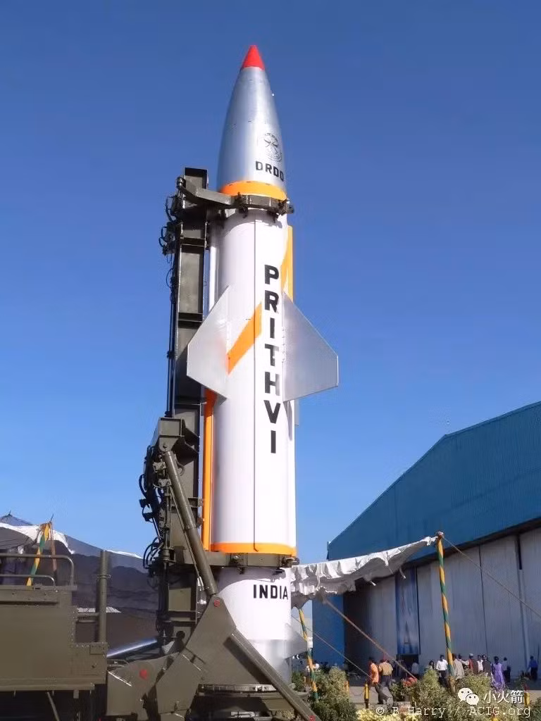 Tên lửa đạn đạo chiến thuật Prithvi của Ấn Độ (Ảnh: wxwenku.com)