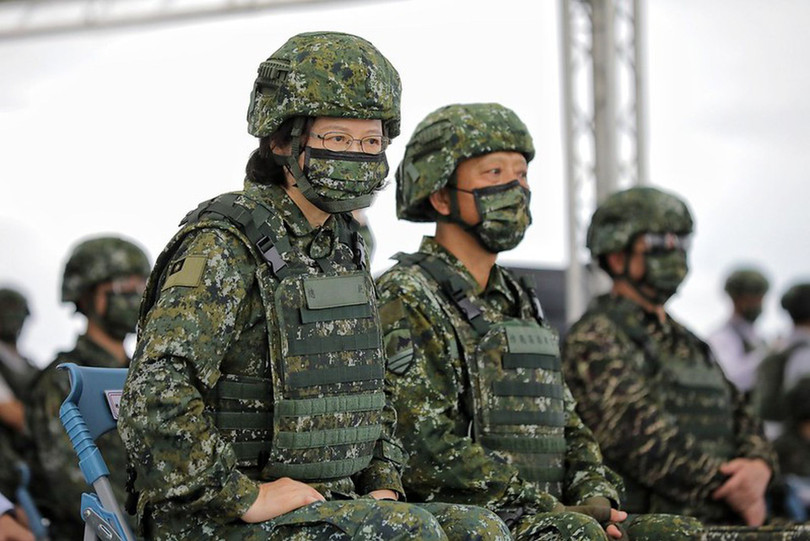 Bà Thái Anh Văn trong trang phục dã chiến tham dự diễn tập (Ảnh: Dwnews).