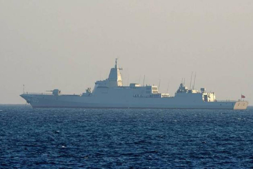 Tàu khu trục Type 055 của PLA tới Hải Nam để diễn tập (Ảnh: Dwnews). Tàu khu trục Type 055 của PLA tới Hải Nam để diễn tập (Ảnh: Dwnews).