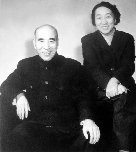 Ông Lâm Bưu và phu nhân, bà Diệp Quần (Ảnh: Lishi).