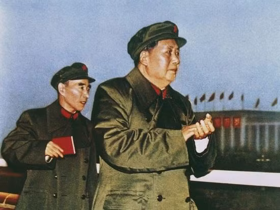 Mao Trạch Đông và Lâm Bưu trên thành lầu Thiên An Môn trong Cách mạng Văn hóa (Ảnh: VCG). Mao Trạch Đông và Lâm Bưu trên thành lầu Thiên An Môn trong Cách mạng Văn hóa (Ảnh: VCG).