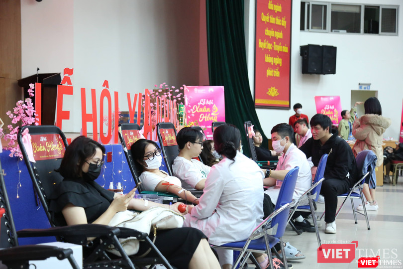 Rất đông bạn trẻ tham gia Lễ hội Xuân hồng Rất đông bạn trẻ tham gia Lễ hội Xuân hồng