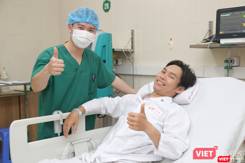Bệnh nhân có thể đi lại và giao tiếp sau 8 ngày được ghép đa tạng