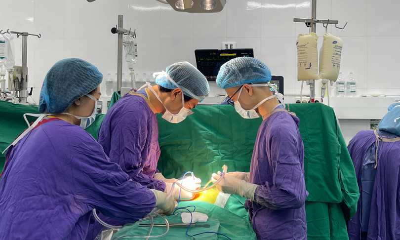 Ca ghép đa tạng tim - thận cho cùng một bệnh nhân đầu tiên ở Việt Nam do các chuyên gia hàng đầu của BVHN Việt Đức thực hiện