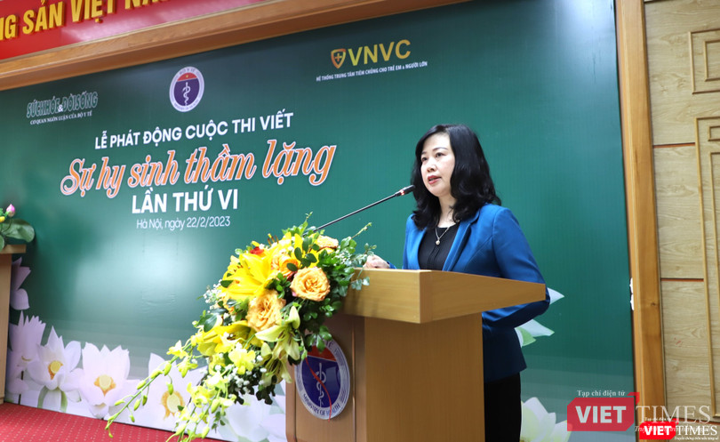 Bộ trưởng Bộ Y tế khẳng định: Tôn vinh các thầy thuốc là vô cùng cần thiết Bộ trưởng Bộ Y tế khẳng định: Tôn vinh các thầy thuốc là vô cùng cần thiết