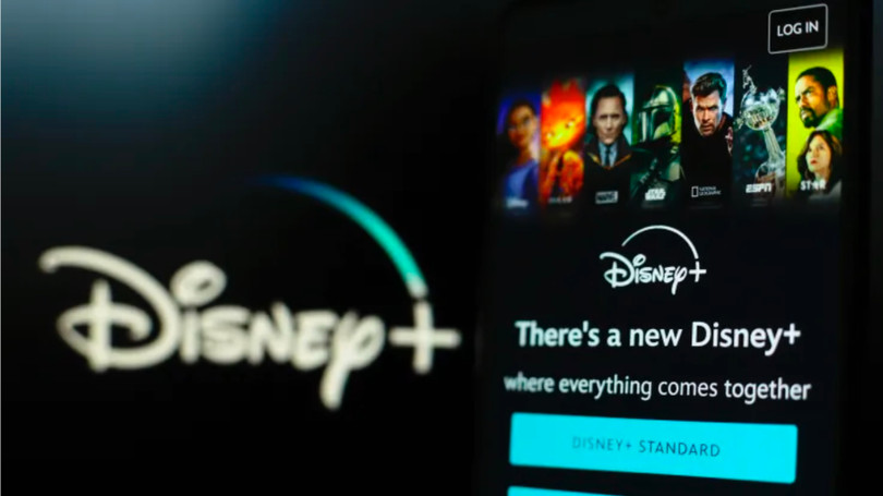 Trang đăng nhập Disney Plus được hiển thị trên màn hình điện thoại thông minh (Ảnh: CNBC)