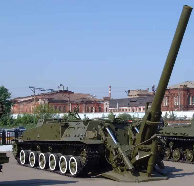 Cối 2S4 Tulip ở trạng thái triển khai sẵn sàng chiến đấu. Cối 2S4 Tulip ở trạng thái triển khai sẵn sàng chiến đấu.