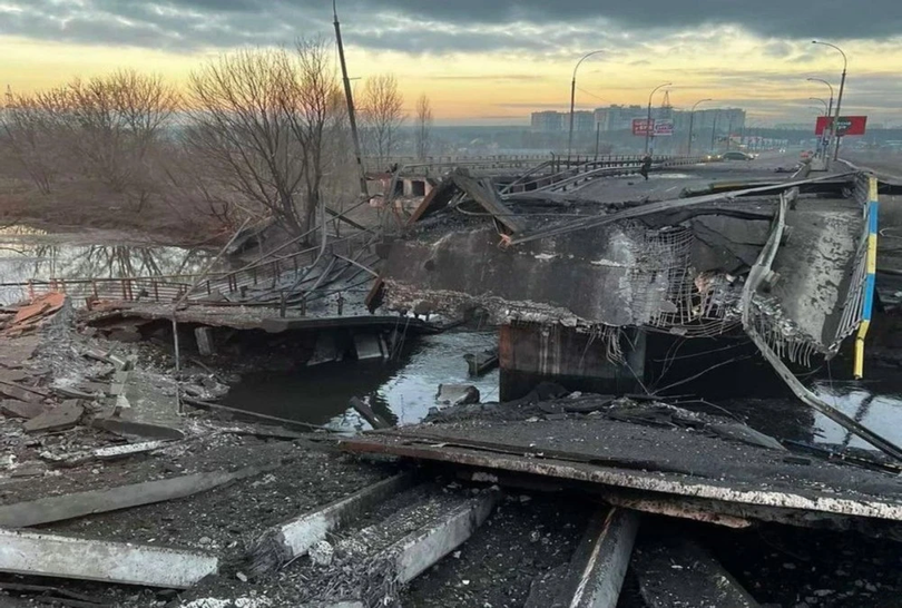 Nhà máy thép Azovstan bị hư hại nghiêm trọng . Nhà máy thép Azovstan bị hư hại nghiêm trọng .