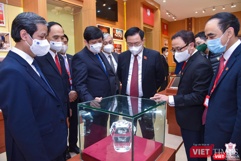 Chủ tịch Quốc hội Vương Đình Huệ thăm Trường Đại học Y Hà Nội và ghi nhận nỗ lực của các thế hệ thầy và trò nhà trường trong những năm qua Chủ tịch Quốc hội Vương Đình Huệ thăm Trường Đại học Y Hà Nội và ghi nhận nỗ lực của các thế hệ thầy và trò nhà trường trong những năm qua