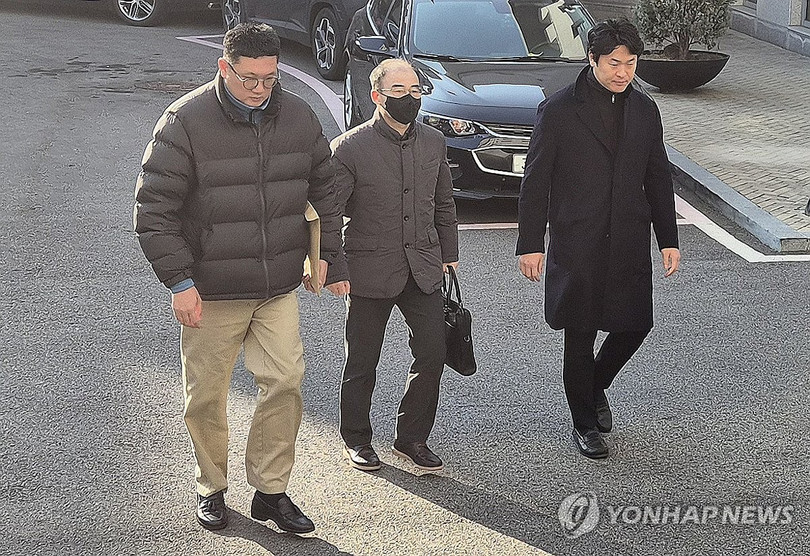 Kwak Jong-keun bi bat.jpg