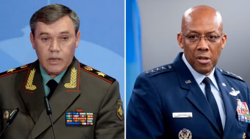 Tổng Tham mưu trưởng Lực lượng vũ trang Nga Valery Gerasimov (trái) và Chủ tịch Hội đồng Tham mưu trưởng liên quân Mỹ Charles Q. Brown Jr. lần đầu tiên điện đàm cho nhau hôm 27/11 (Ảnh: QQnews).