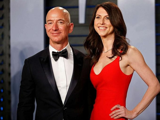 Jeff Bezos và vợ cũ MacKenzie Bezos tại Tiệc trao giải Oscar 2018. Ảnh: Reuters. Jeff Bezos và vợ cũ MacKenzie Bezos tại Tiệc trao giải Oscar 2018. Ảnh: Reuters.
