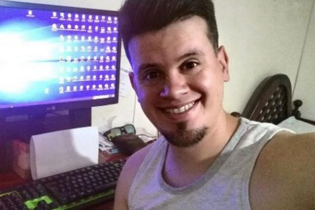 Nicolas Kurona, người đã mua được tên miền của Google với giá rẻ đến khó tin. Nicolas Kurona, người đã mua được tên miền của Google với giá rẻ đến khó tin.