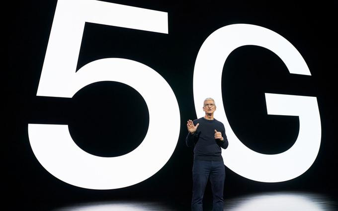 Tim Cook nói về 5G trên iPhone 12 hồi tháng 10. Ảnh: PA.