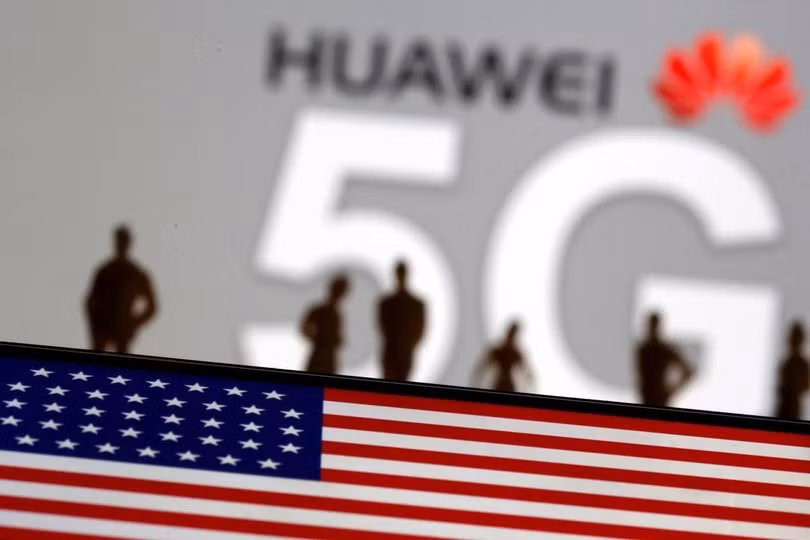 Ngoài các thiết bị 5G, những sản phẩm công nghệ cao cũng là đối tượng bị nhắm đến khi muốn bán cho Huawei. Ảnh: Reuters.
