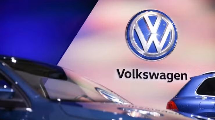 Nhà sản xuất ô tô Đức Volkswagen sẽ không đổi tên Hoa Kỳ thành “Voltswagen. Ảnh: CNBC