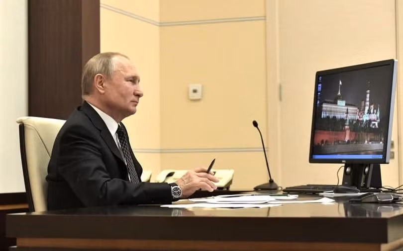 Thật khó hiểu khi Tổng thống Nga Putin vẫn sử dụng Windows XP lạc hậu. Ảnh: Gizchina