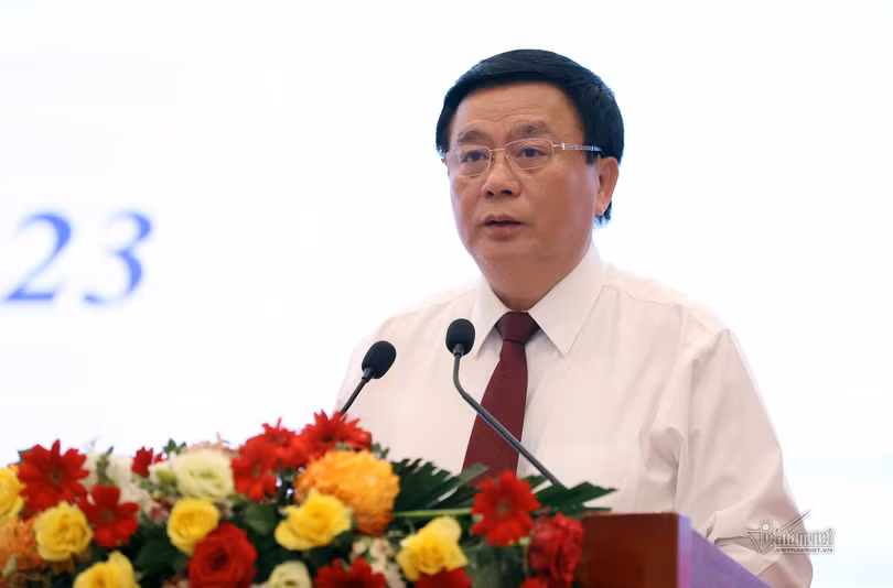 GS.TS Nguyễn Xuân Thắng phát biểu dẫn đề hội thảo.