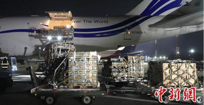 Vũ khí Mỹ viện trợ được liên tục vận chuyển tới Ukraine (Ảnh: CNS). Vũ khí Mỹ viện trợ được liên tục vận chuyển tới Ukraine (Ảnh: CNS).